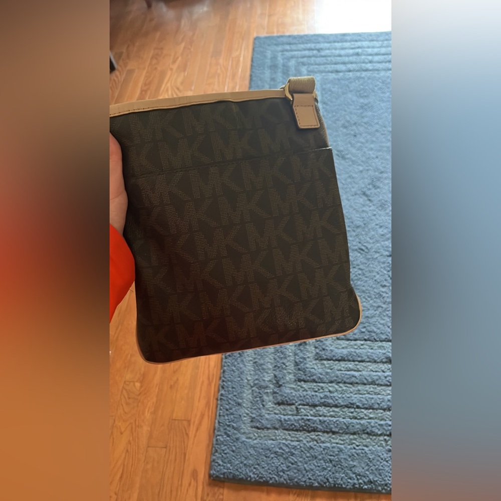 Cross body MK purse